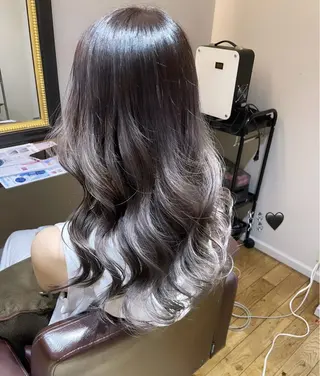 ロング ハイトーン/透明感 カラー/下出有沙のヘアスタイル