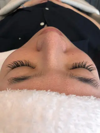 マツエク・マツパ 【デザイナー】田中 美生のヘアスタイル