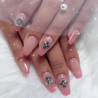 ネイル LUANA所属・LUANA ジュリのネイルデザイン