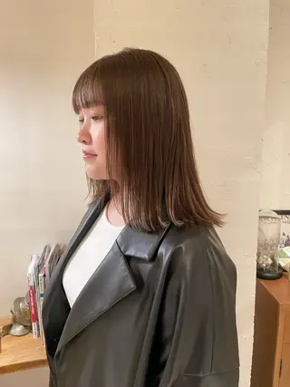 セミロング カラー ファッションに 溶け込むstyleのヘアスタイル