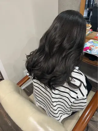 カラー 今野 詩音のヘアスタイル