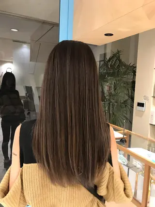 ロング カラー CYAN.矢場町店所属・三代 ゆりあのヘアスタイル