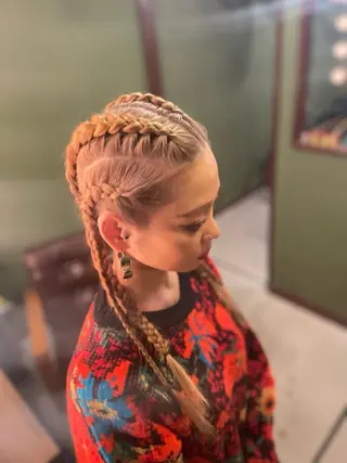 ロング カラー ヘアアレンジ PATH-hair. storeのヘアスタイル