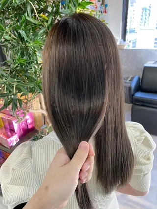 セミロング 【.ico】心斎橋 飛田ゆうきのヘアスタイル