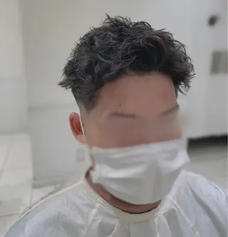 パーマ メンズ センターパート 川島爽楽のヘアスタイル