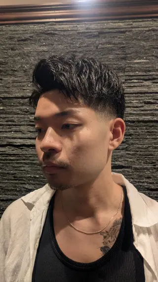 ミディアム 髙司 哲伸のヘアスタイル