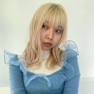 セミロング カラー ハイトーン×デザイン 🪽🫧HIKARIのヘアスタイル