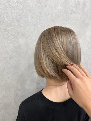 ショート カラー 🩶西 雪乃/透明感 くすみカラー🫧のヘアスタイル