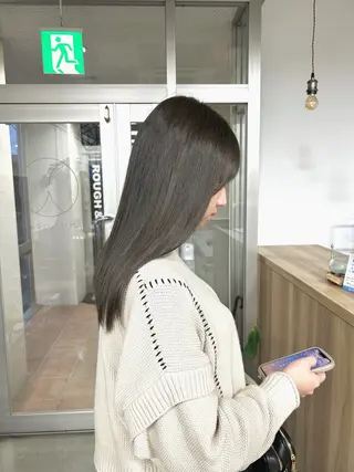 セミロング カラー 津田 七美希のヘアスタイル