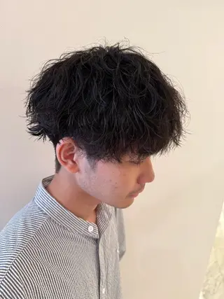 パーマ ウォーレントリコミ ニューヨーク所属・メンズ特化 北爪 龍一のヘアスタイル