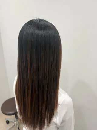 セミロング little×esta 大名 【リトルエスタ】所属・littleesta 那月のヘアスタイル