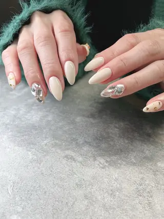 セミロング YUMI NAILのネイルデザイン