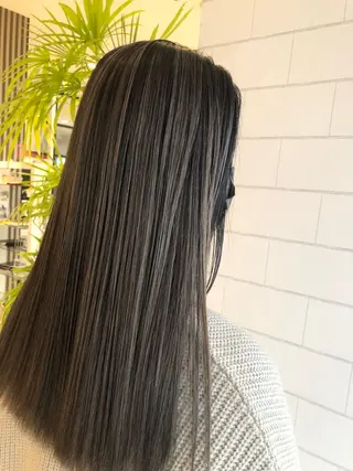 ロング カラー 横倉 宏樹のヘアスタイル