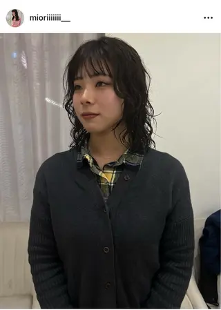 ミディアム パーマ 松村 澪里のヘアスタイル