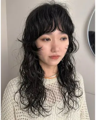 セミロング パーマ Kaede🍁 FILMS 渋谷のヘアスタイル