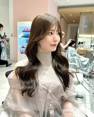 ロング カラー ヘアアレンジ Toiro所属・🤎小顔レイヤー /ベージュ🤎友香のヘアスタイル