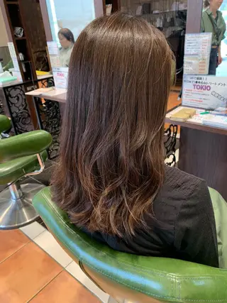 ミディアム カラーリスト菅澤 岳のヘアスタイル