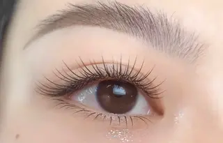 ミディアム MAX SALONのマツエク・マツパデザイン