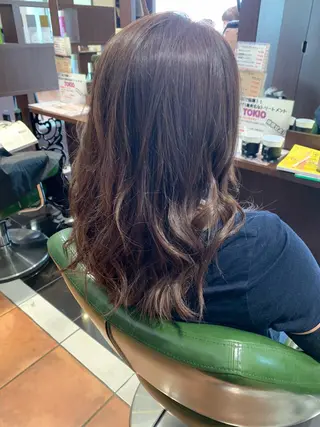 ミディアム カラーリスト菅澤 岳のヘアスタイル