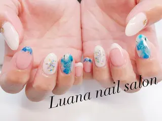 ネイル Loa　salon所属・小南 奈々美のネイルデザイン
