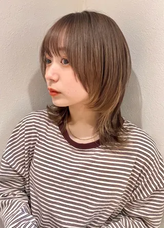 ミディアム カラー SALOWIN新宿三丁目【サロウィン】所属・レイヤー🔶髪質改善 🔶透明感カラー青木のヘアスタイル