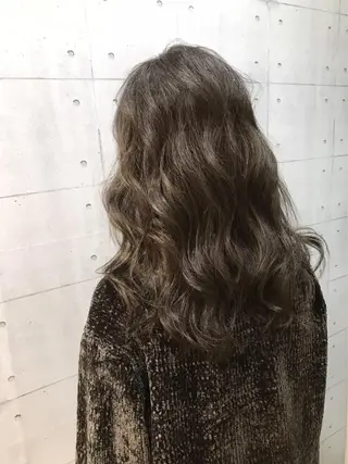 セミロング カラー 高木 麻知子のヘアスタイル