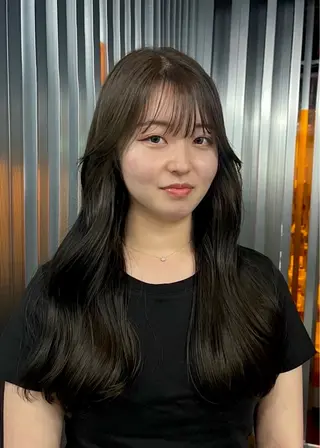 ロング [ ]Shiro シロ 熊谷 美容室所属・韓国系レッドカラー mikuのヘアスタイル