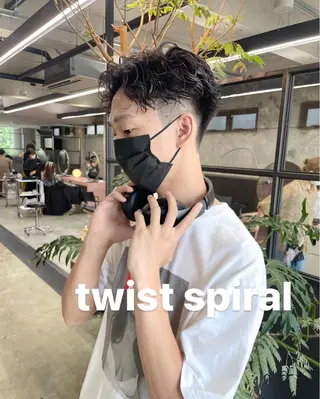 パーマ メンズ フェザーパーマ/ 山口大輝のヘアスタイル