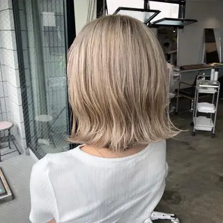 カラー ハイトーン/レイヤー /ケアブリーチ石川治のヘアスタイル