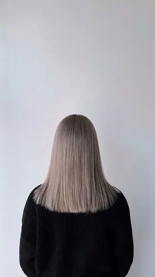 セミロング Living所属・ヨシモトリョウ 髪質改善/美髪のヘアスタイル