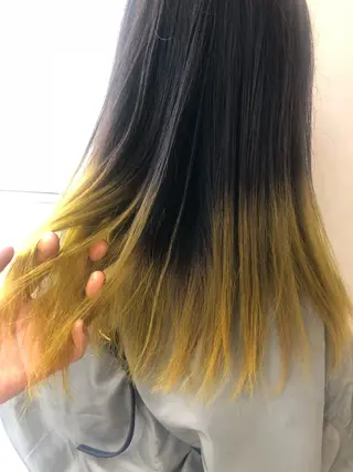 セミロング カラー MIES ミナリのヘアスタイル