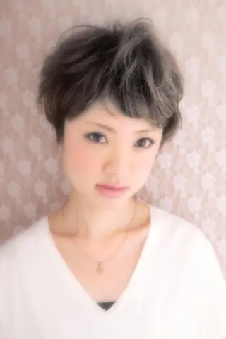 ショート カラー Lyrae~リラエ~所属・上原 聡良(akira)のヘアスタイル