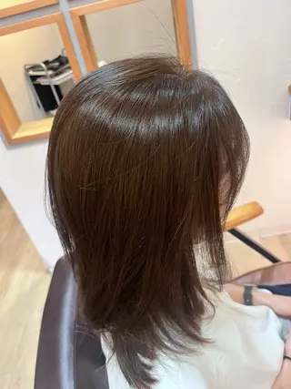 ミディアム カラー ハラちゃんカット✂︎ ハイライトカラー🩵のヘアスタイル