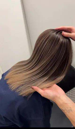 ミディアム カラー 池袋シャドールーツ /バレイヤージュ戸田のヘアスタイル