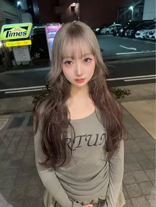 ロング カラー 閼伽井 誇和のヘアスタイル