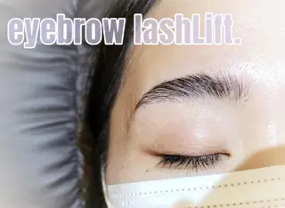 マツエク・マツパ 💜bora .のネイルデザイン