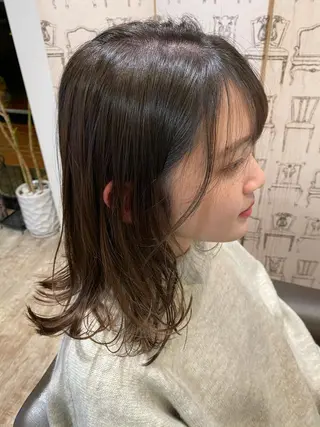 セミロング 伊藤 康乃のヘアスタイル