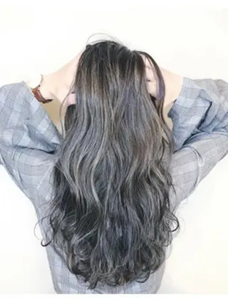 ロング カラー 冨岡 千尋のヘアスタイル