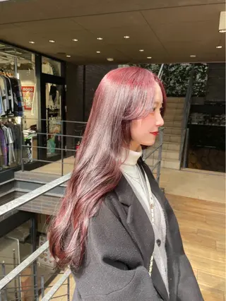 ロング カラー 角田 萌夏のヘアスタイル