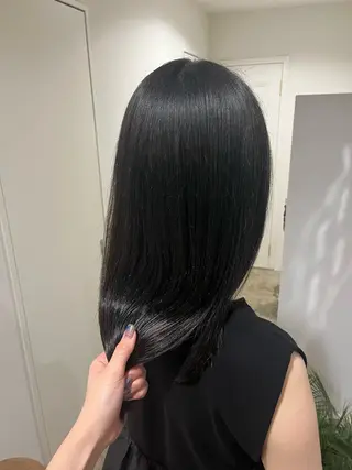 ミディアム 岡田 琉花のヘアスタイル