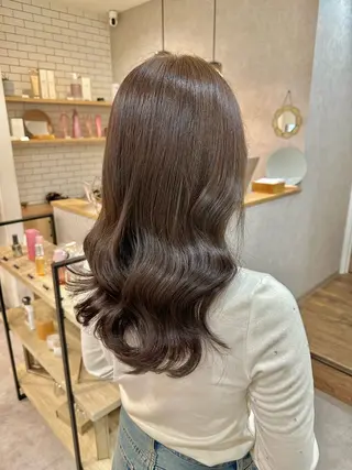 ロング 白髪ぼかしハイライト レイヤー川口　元気のヘアスタイル