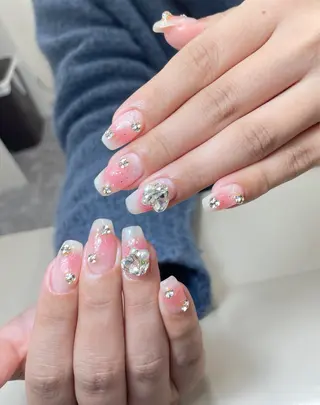 ネイル AngelChris ビューティーサロンのネイルデザイン