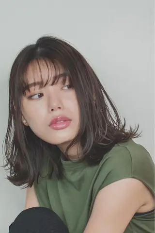 ミディアム カラー 前髪/顔周り /レイヤー/秋山 元のヘアスタイル