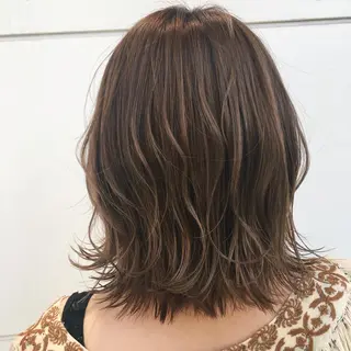 ミディアム カラー RINA🧤 デザインとボブのヘアスタイル