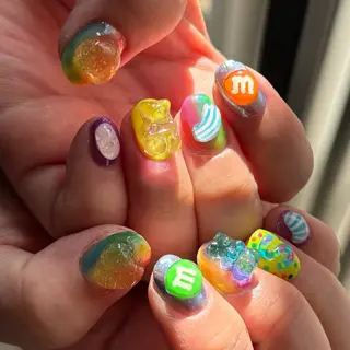 ネイル 🪐富島彩夏 /海外nail🪐のネイルデザイン