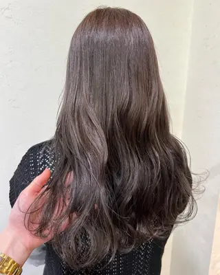 ロング カラー mana .のヘアスタイル