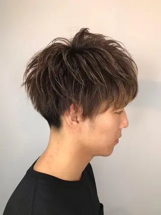 ショート インナーカラー/ ストレート/奥野洸也のヘアスタイル