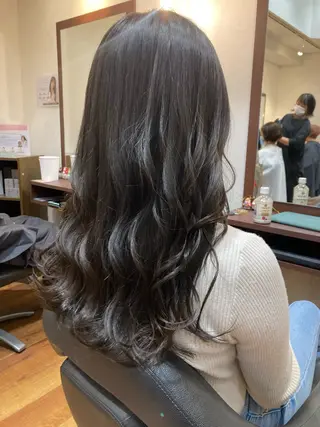 ロング MOLLASALON 浅香山店所属・ツジ モモカのヘアスタイル