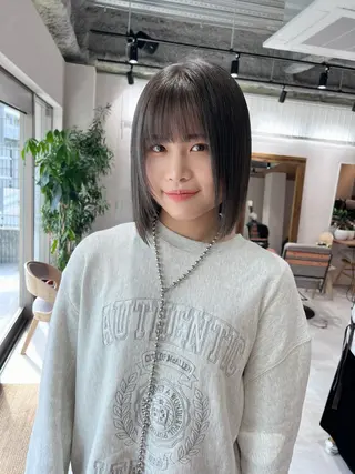 ショート カラー 🌟小顔カット🌟 レイヤーカットボブのヘアスタイル