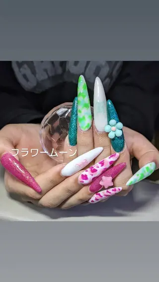 ネイル フラワー ムーンのネイルデザイン